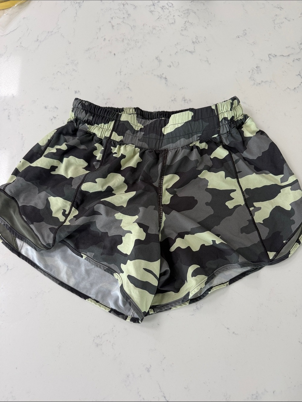 Lululemon Hotty Hot LR shorts size 6